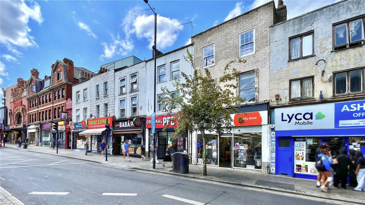 Sylvester Path, Hackney Central, E8, photo 13