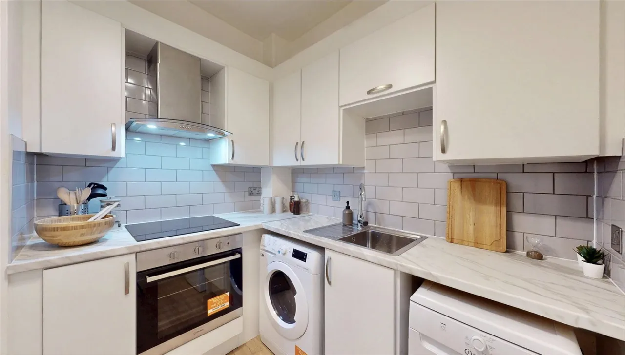 Sylvester Path, Hackney Central, E8, photo 4