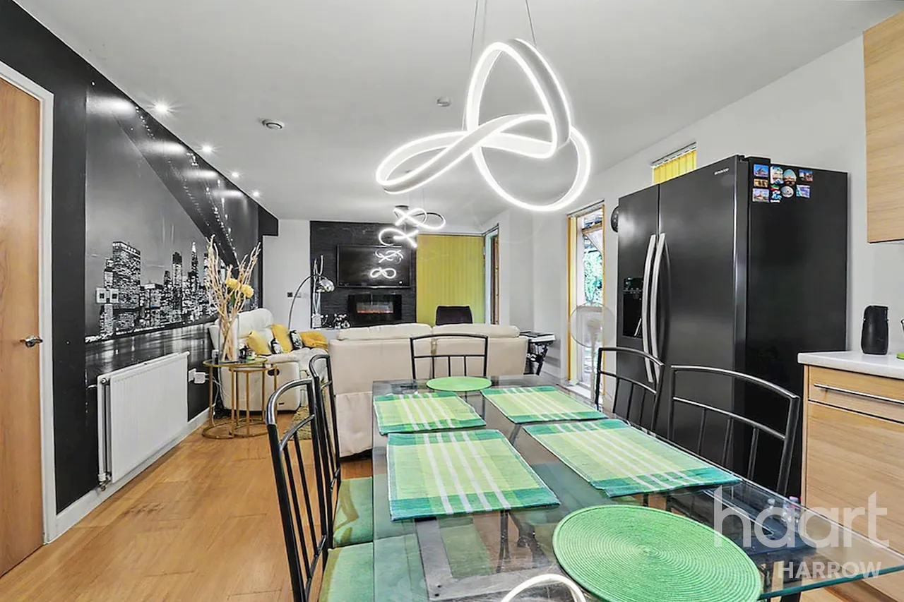 Douglas Close, Stanmore, HA7, photo 6