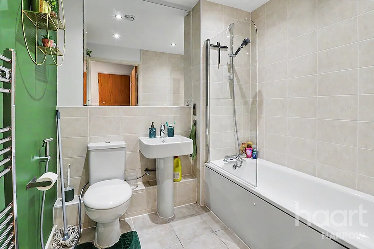 Douglas Close, Stanmore, HA7, photo 13