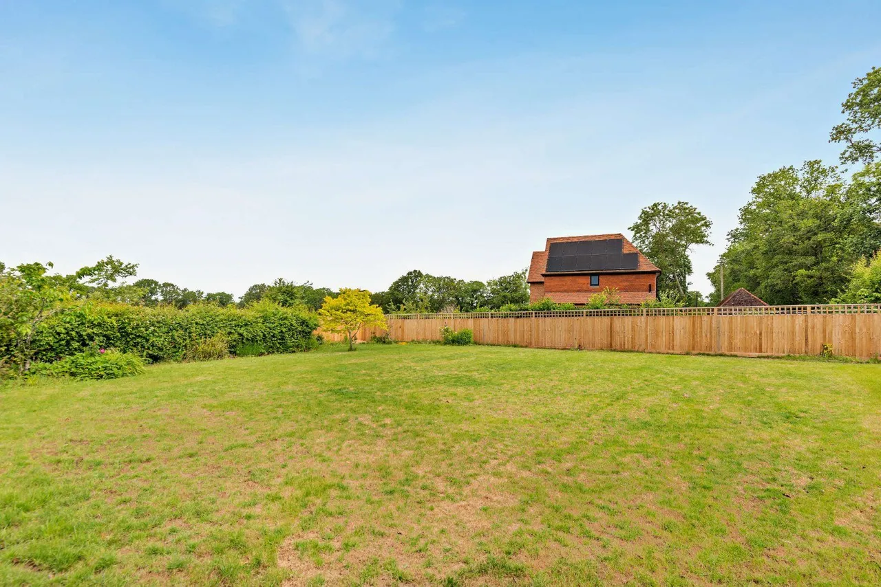 New Road, Billingshurst, RH14, photo 13