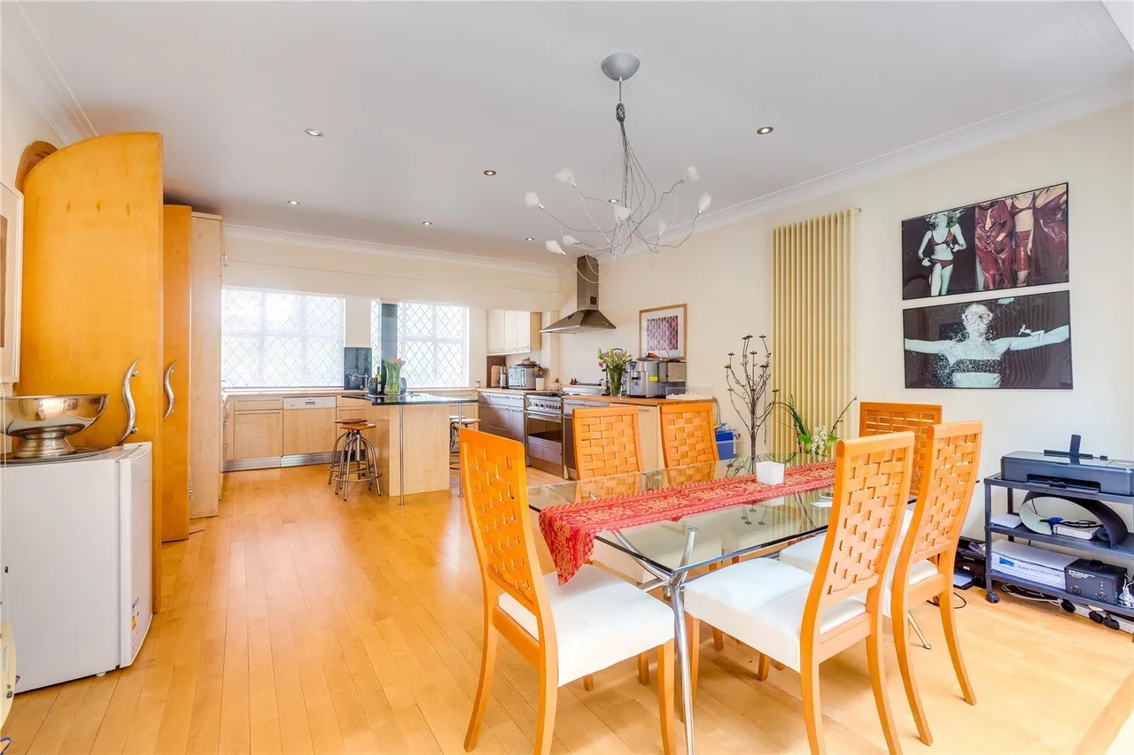 Sutherland Grove, London, SW18, photo 11
