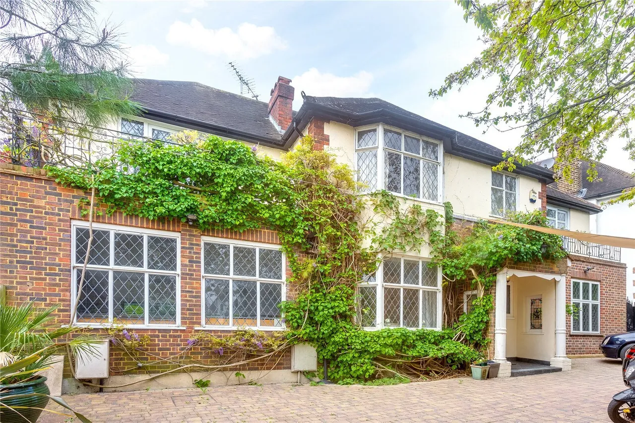 5 bed house to rent, Sutherland Grove, London, SW18