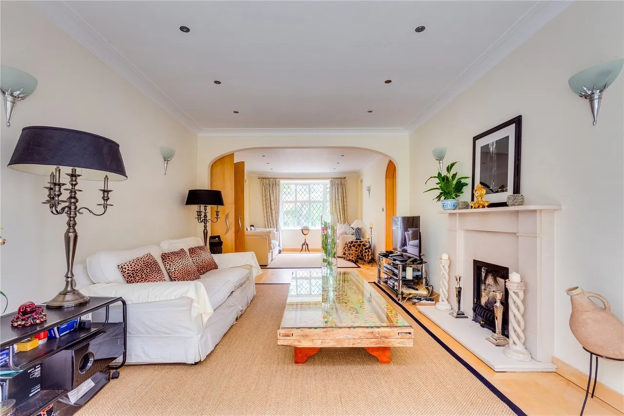 Sutherland Grove, London, SW18, photo 3