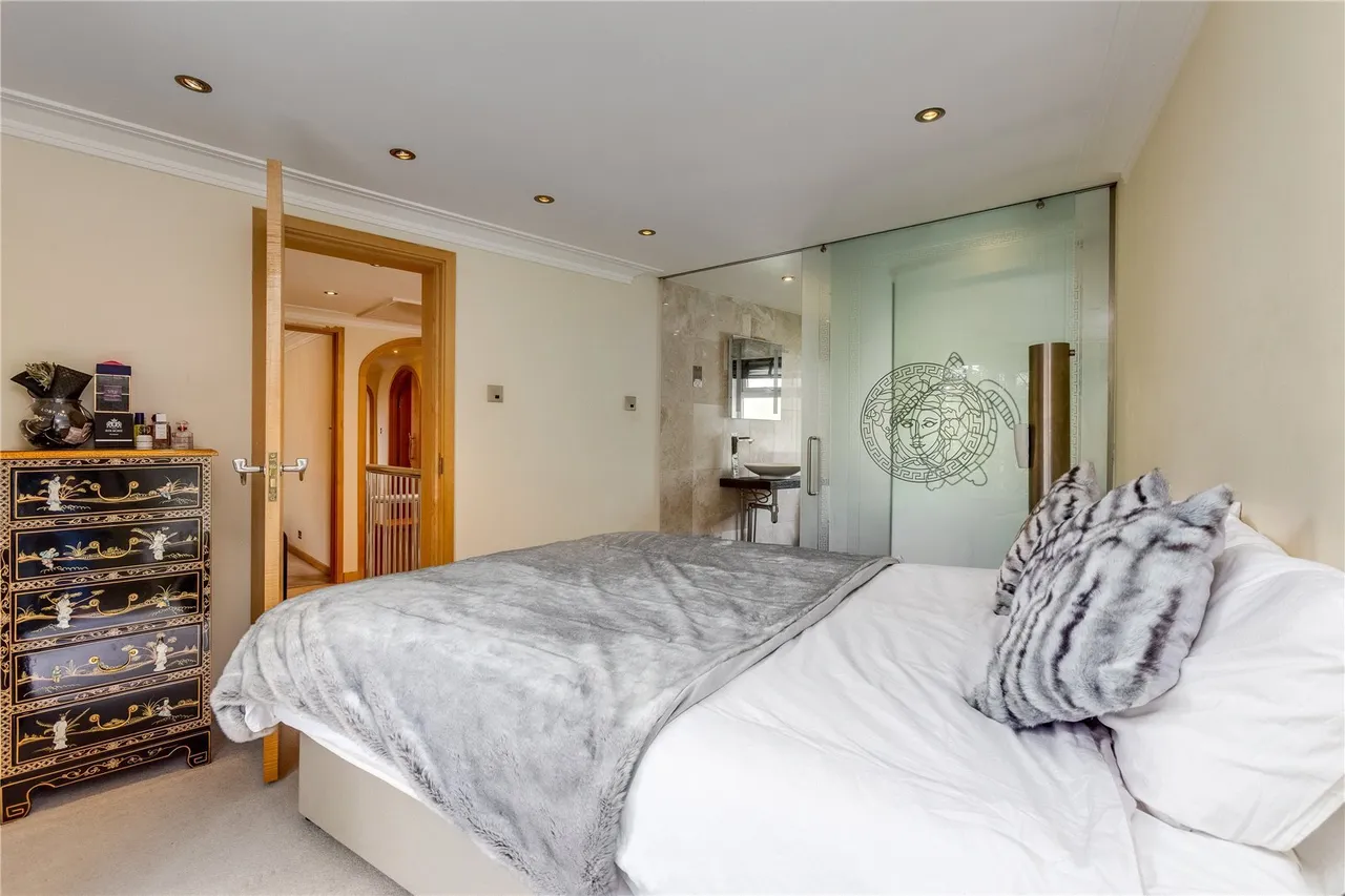 Sutherland Grove, London, SW18, photo 9