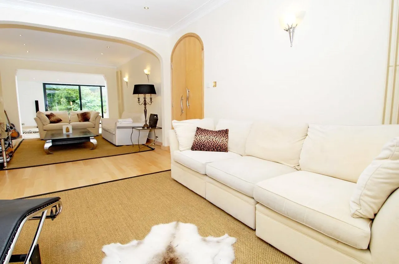Sutherland Grove, London, SW18, photo 8