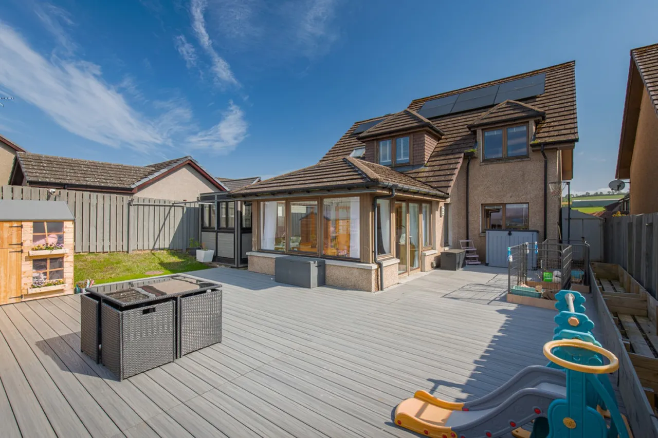 4 bed house for sale — Provost Florence Drive, Oldmeldrum, Inverurie