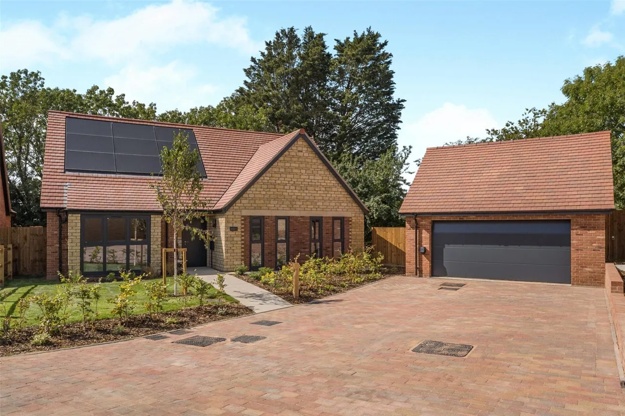 3 bed house for sale, Kidnappers Lane, Leckhampton, GL53