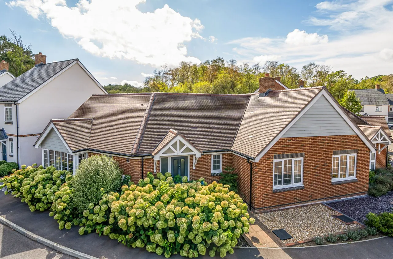 2 bed property for sale, Deerleap Lane, Rowland's Castle, PO9