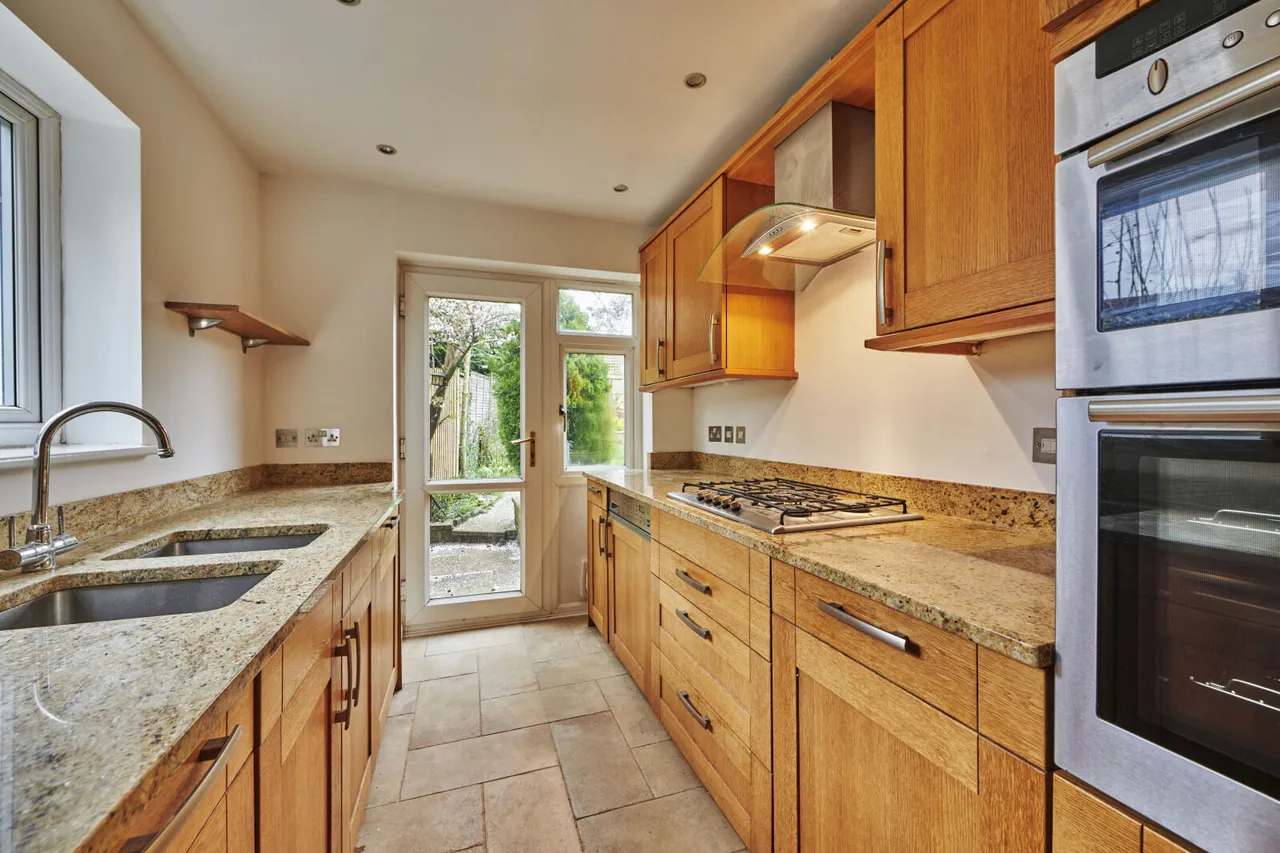 Dell Close, Harpenden, AL5, photo 4