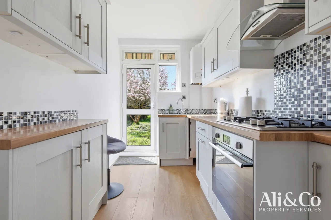 Gordon Road, Grays, Essex, RM16 2GN, photo 4