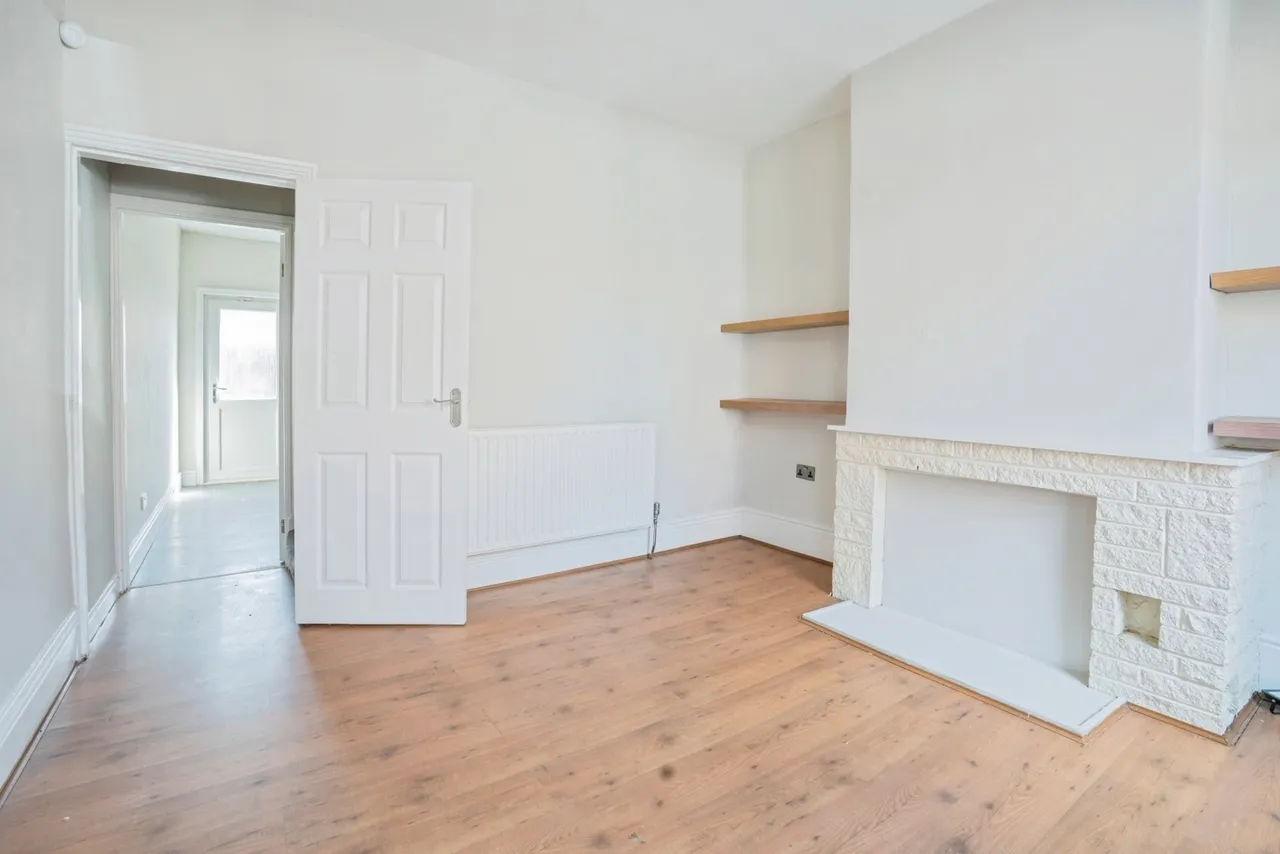 Lancing Road, SHEFFIELD, South Yorkshire, S2, photo 2