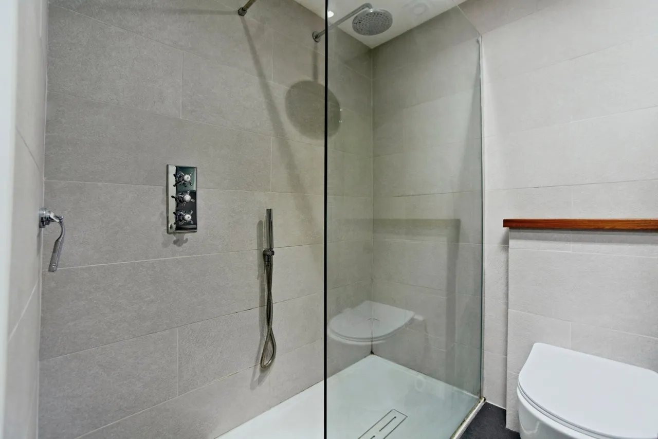McRae Lane, MITCHAM, Surrey, CR4, photo 8