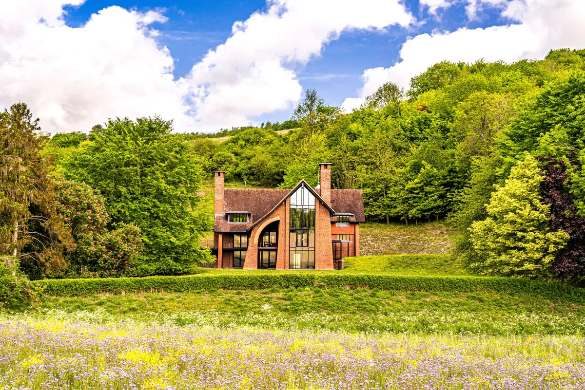 Checkendon Hill House, RG8, photo 3