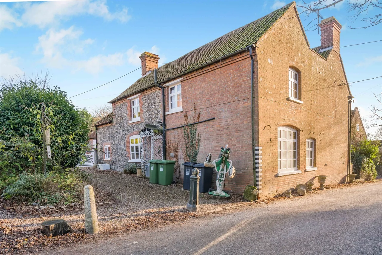6 bed character property for sale, The Street, Thornage, NR25
