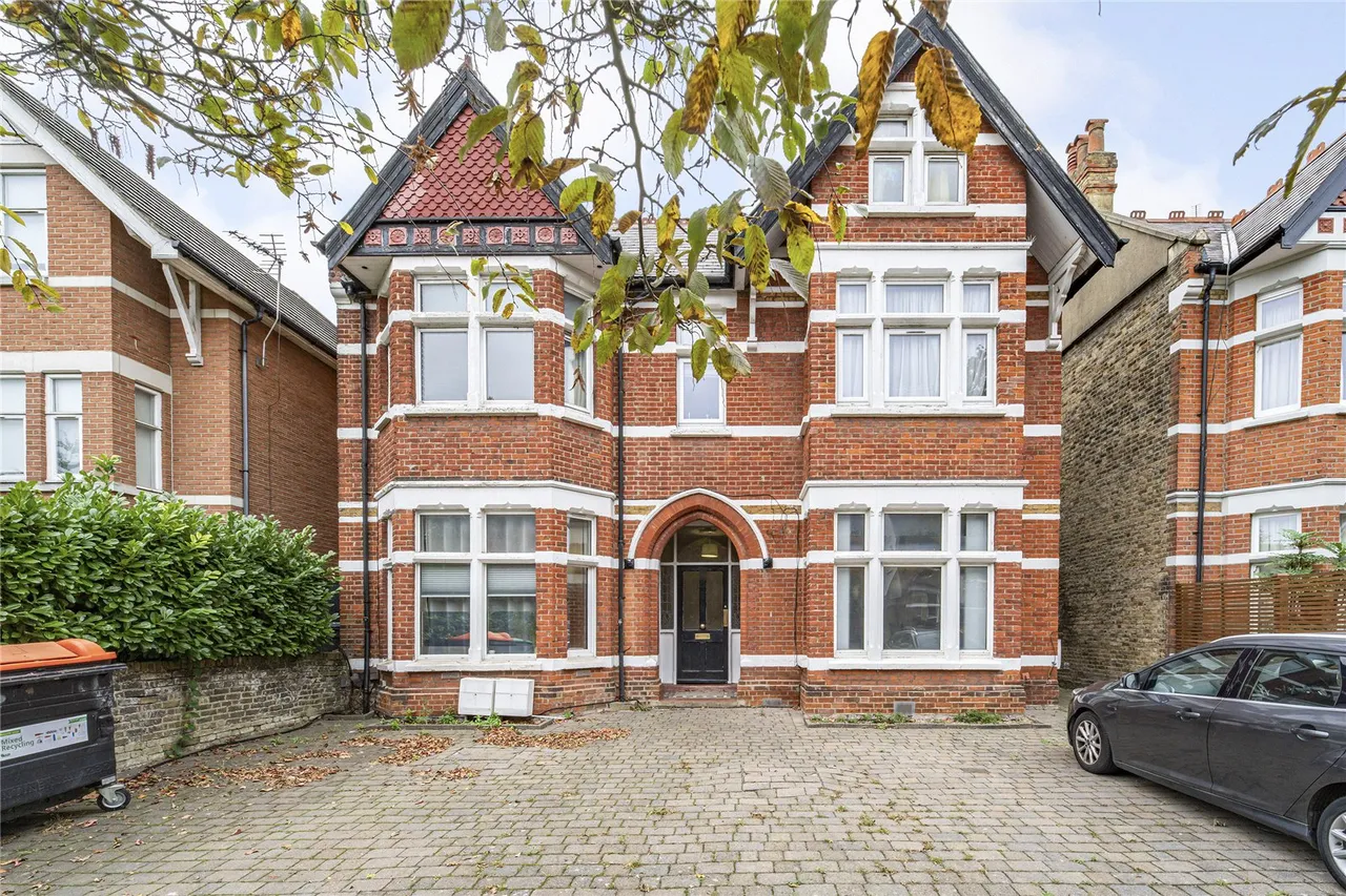 2 bed flat to rent, St. Leonards Road, London Fees Apply, W13