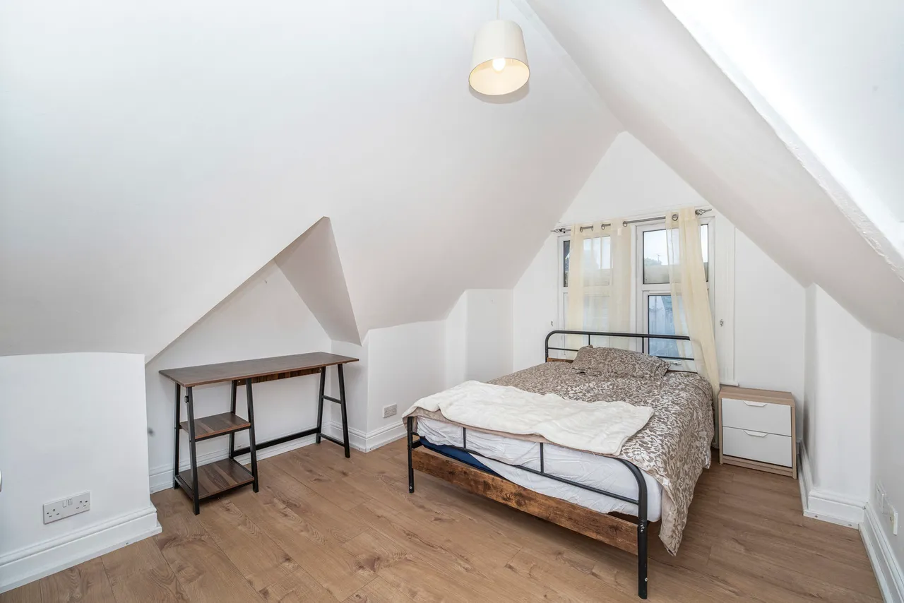 St. Leonards Road, London Fees Apply, W13, photo 4