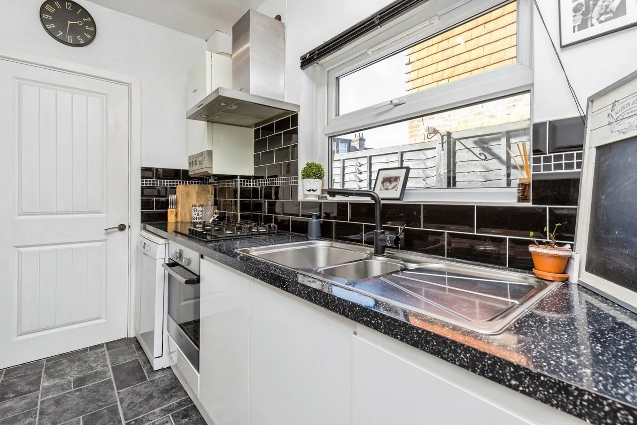 Prospect Place, Crawley, RH11, photo 4