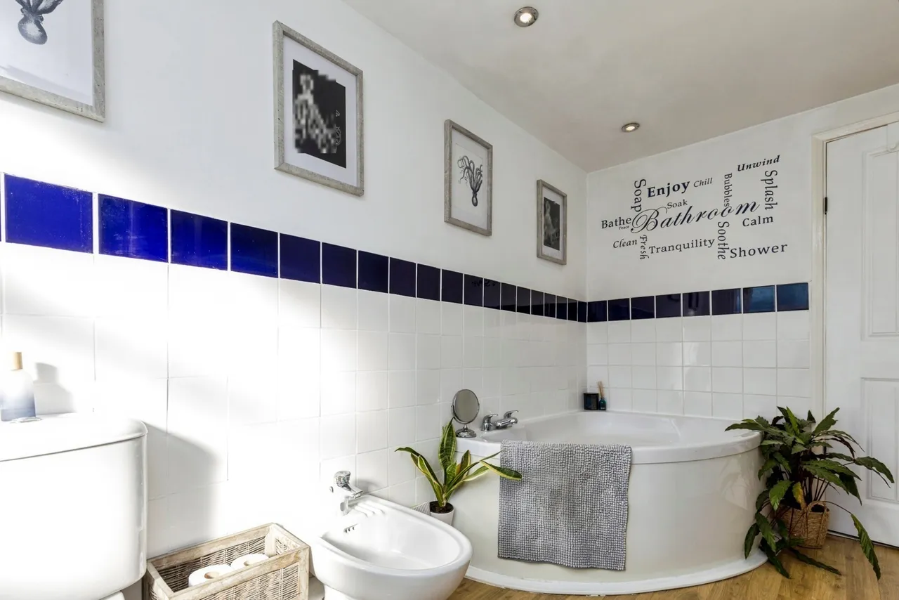 Prospect Place, Crawley, RH11, photo 13