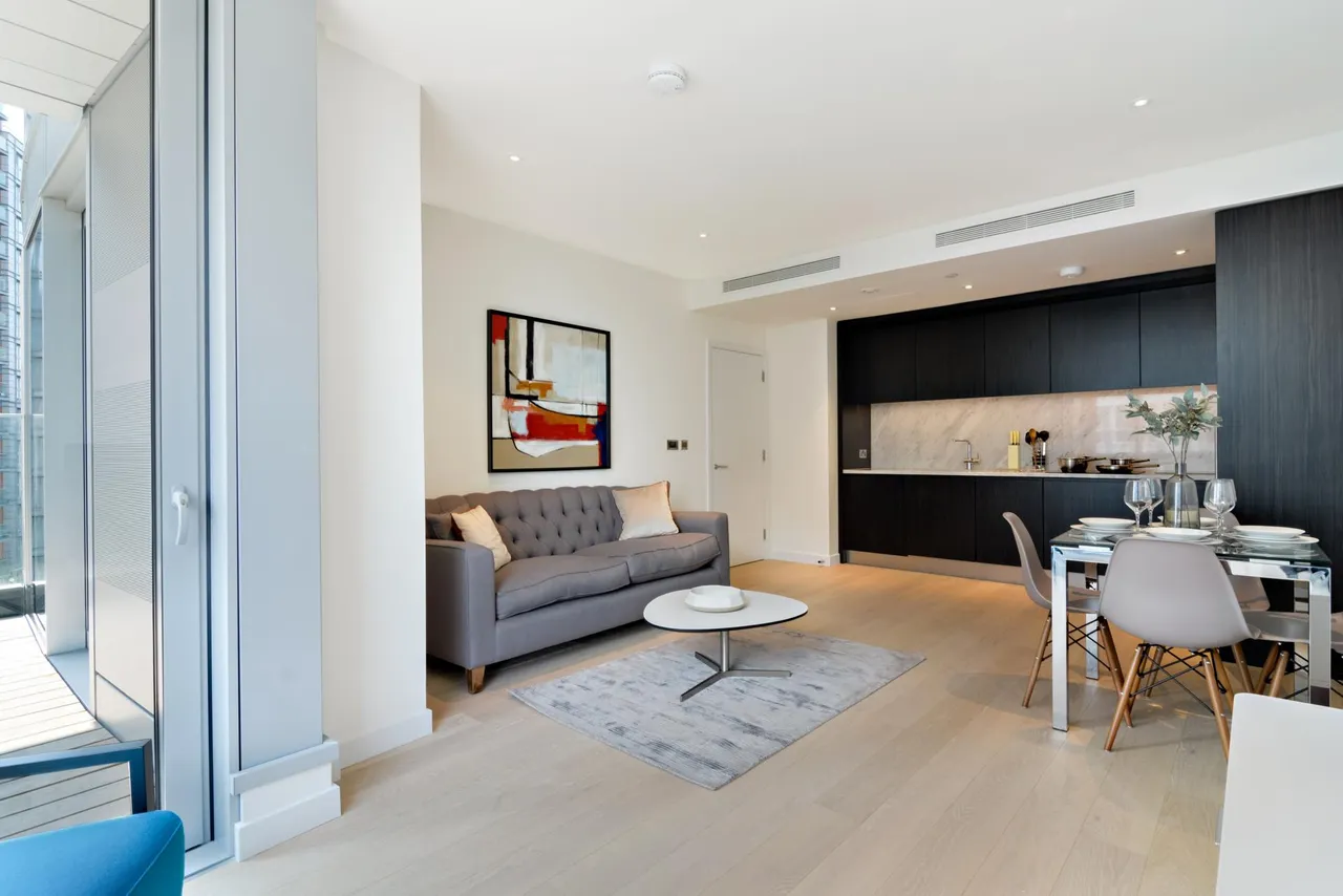 1 bed flat for sale, Biscayne Avenue, London, E14