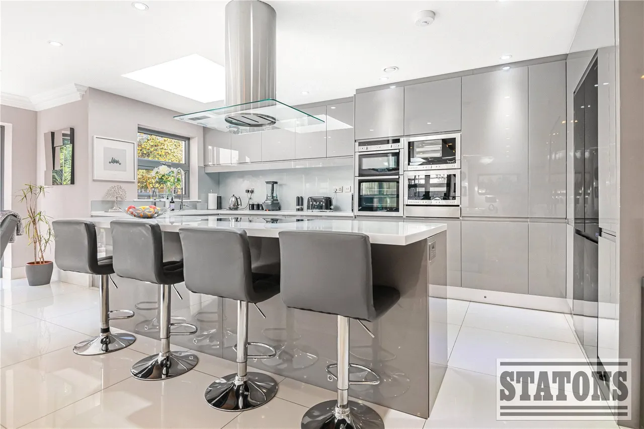 Parkgate Avenue, Hadley Wood, EN4, photo 8