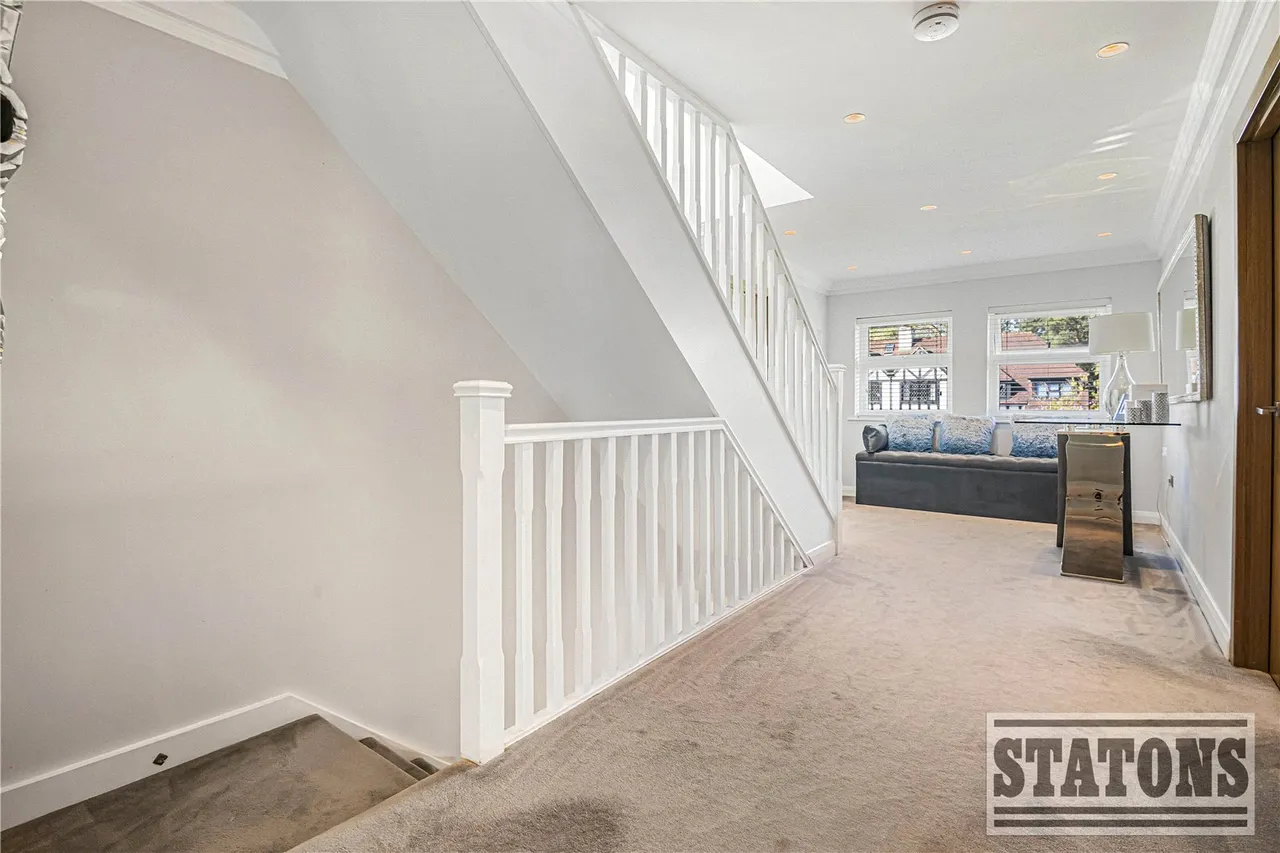 Parkgate Avenue, Hadley Wood, EN4, photo 22
