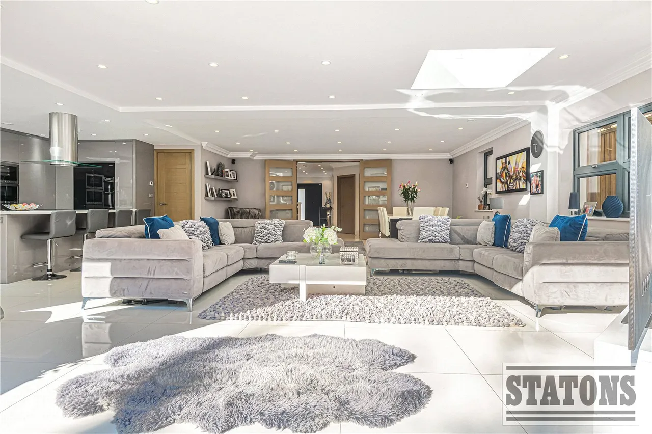 Parkgate Avenue, Hadley Wood, EN4, photo 5