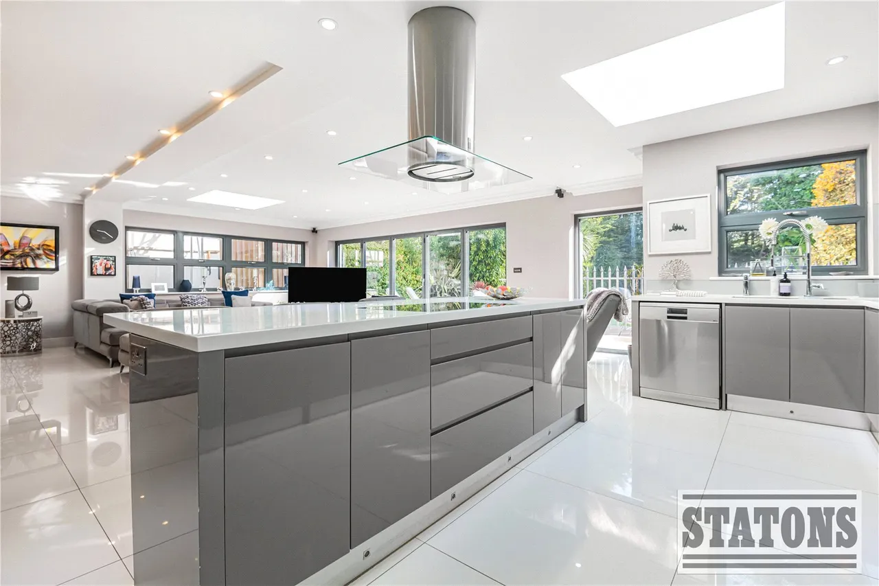 Parkgate Avenue, Hadley Wood, EN4, photo 11