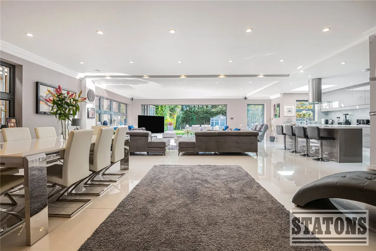 Parkgate Avenue, Hadley Wood, EN4, photo 2