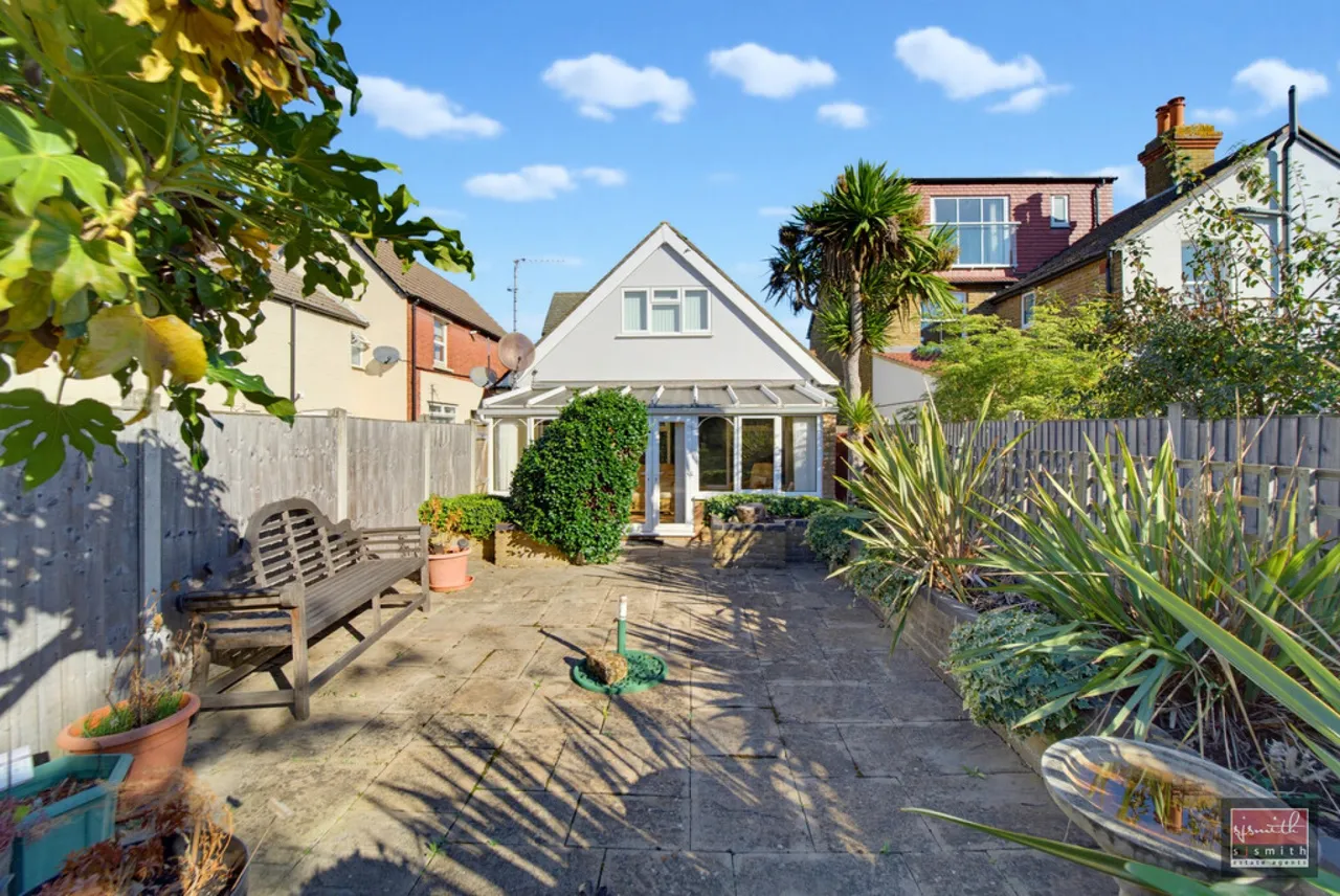 Chesterfield Road, Ashford, photo 13