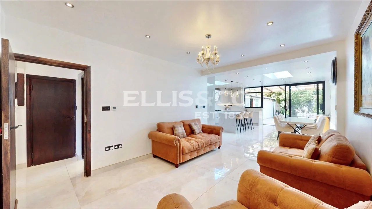 Neeld Crescent, Wembley, HA9, photo 6