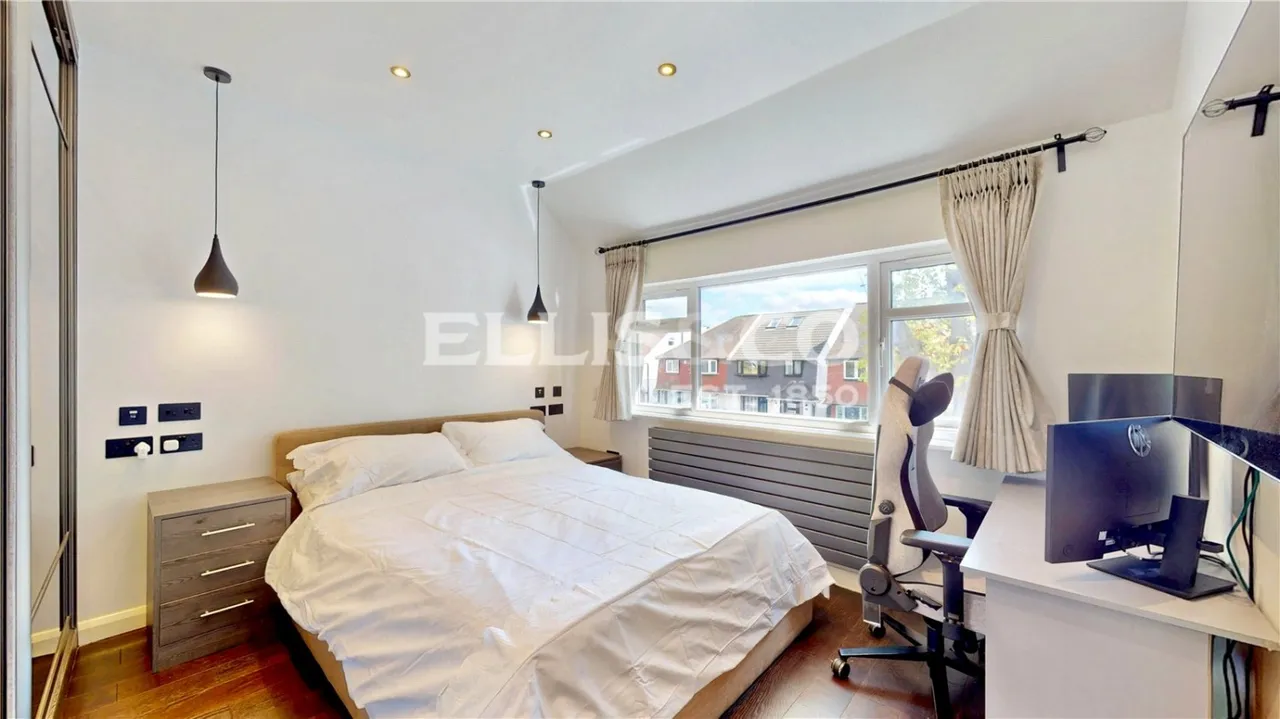 Neeld Crescent, Wembley, HA9, photo 8