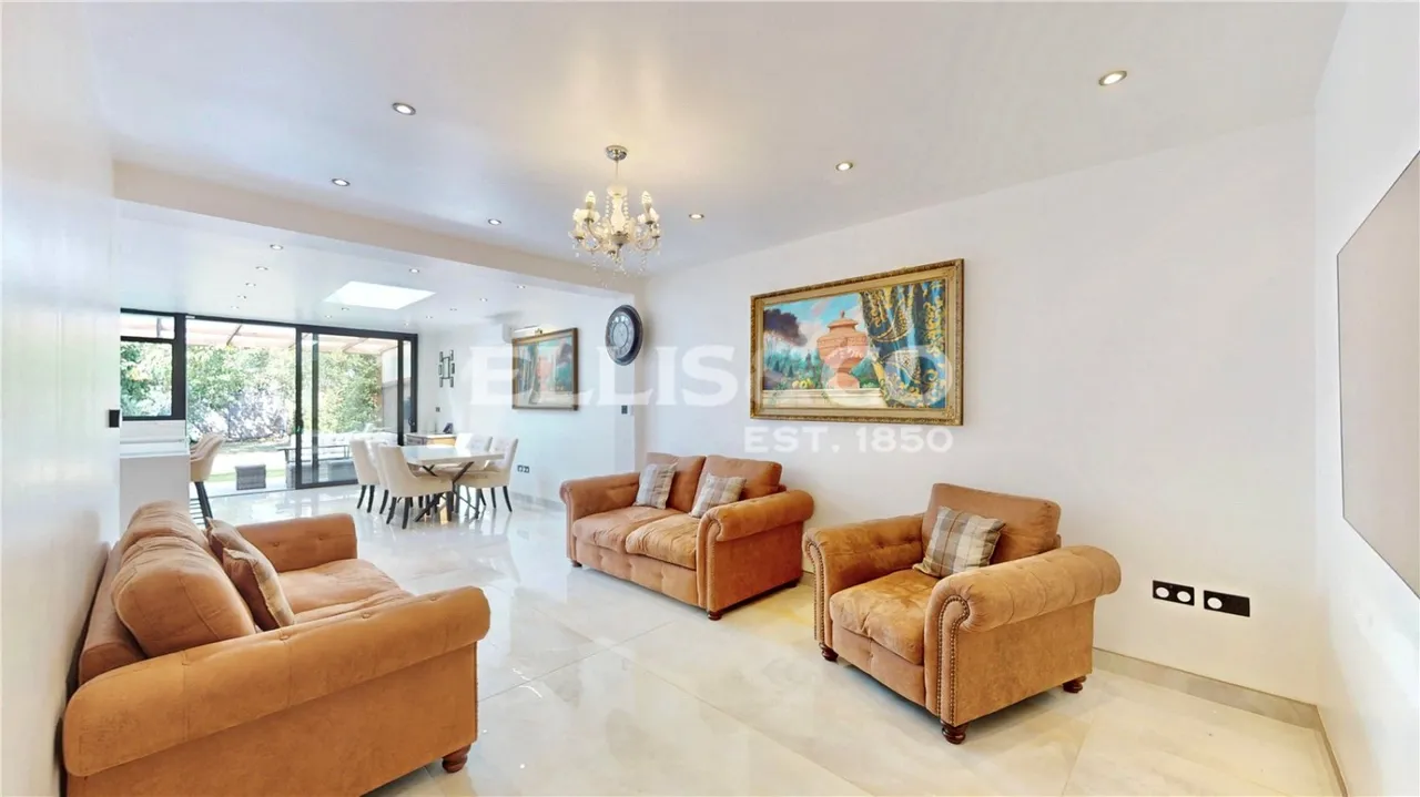 Neeld Crescent, Wembley, HA9, photo 5