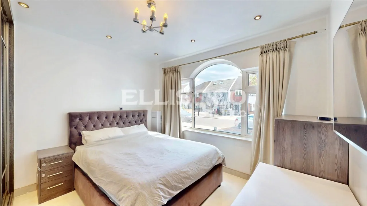 Neeld Crescent, Wembley, HA9, photo 9