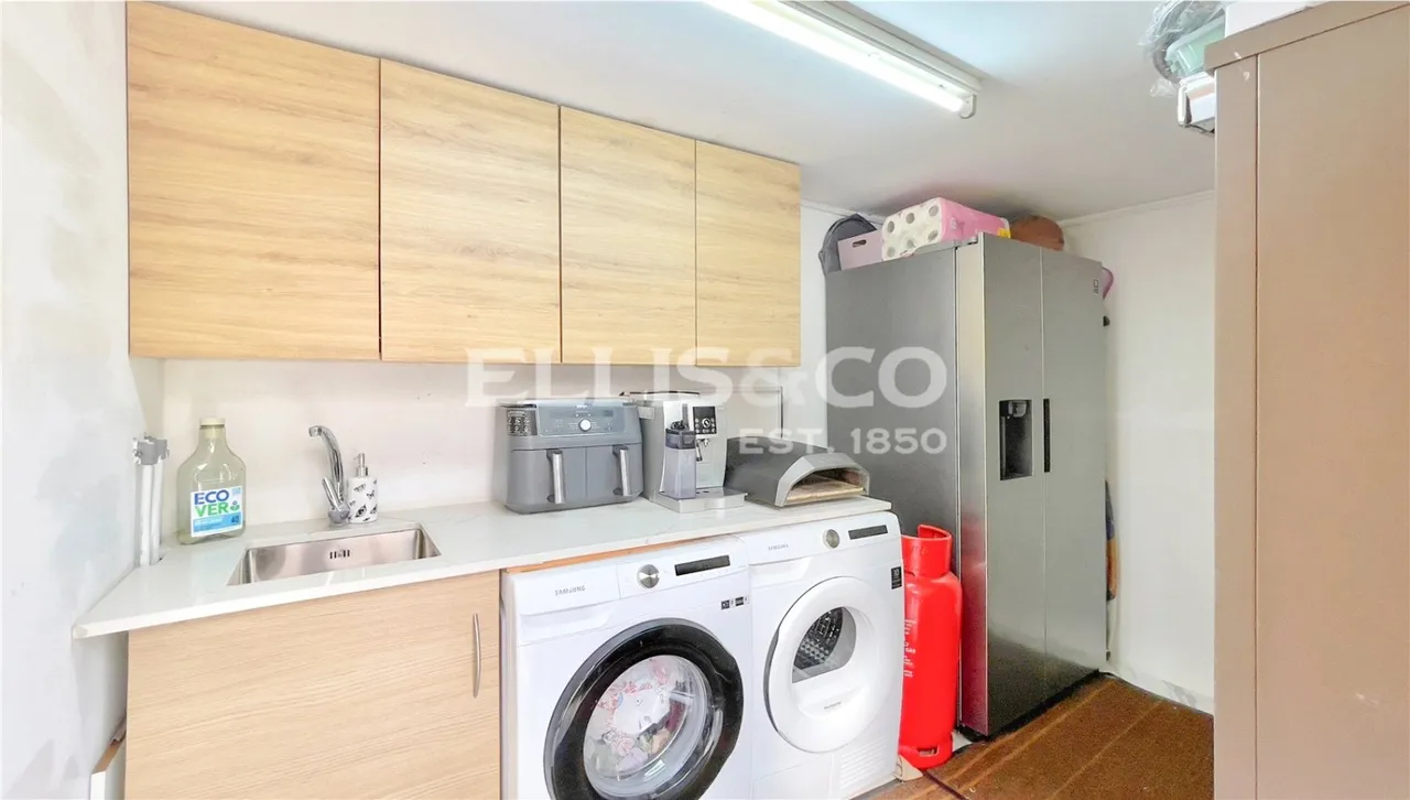 Neeld Crescent, Wembley, HA9, photo 21