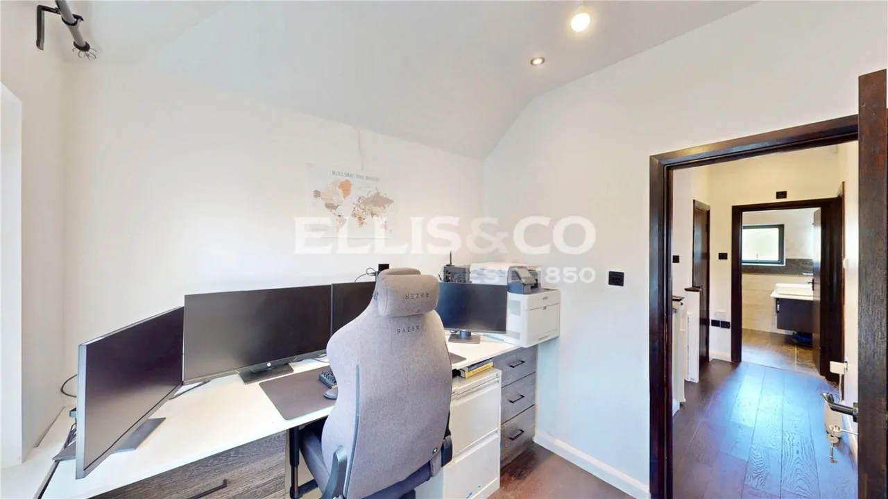 Neeld Crescent, Wembley, HA9, photo 12
