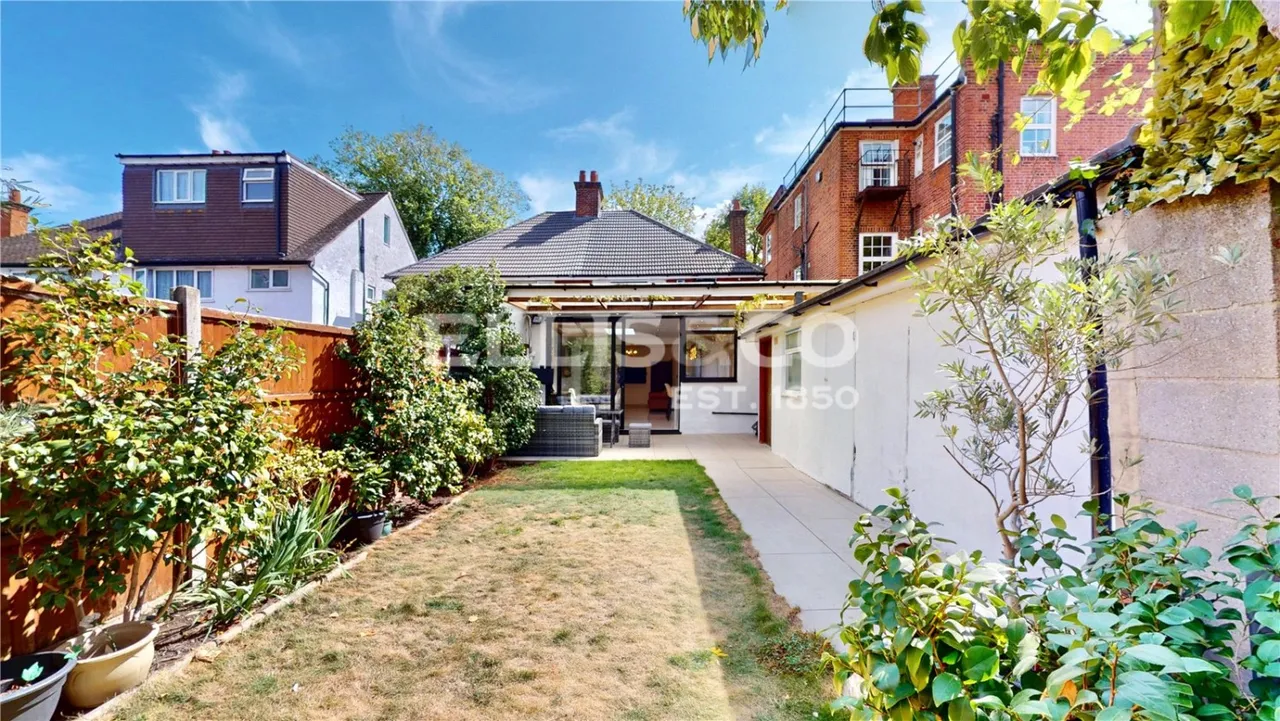 Neeld Crescent, Wembley, HA9, photo 19
