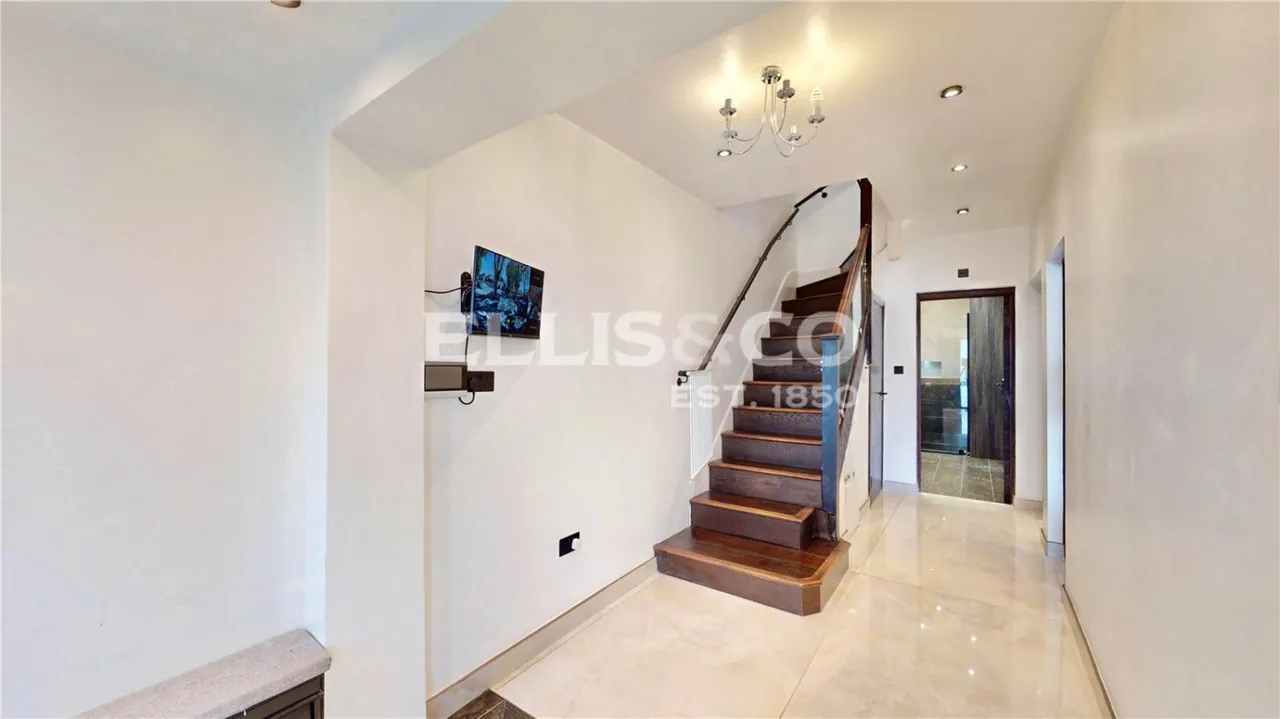 Neeld Crescent, Wembley, HA9, photo 22