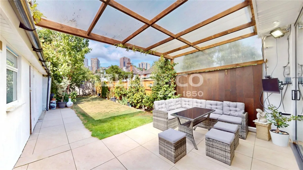 Neeld Crescent, Wembley, HA9, photo 17