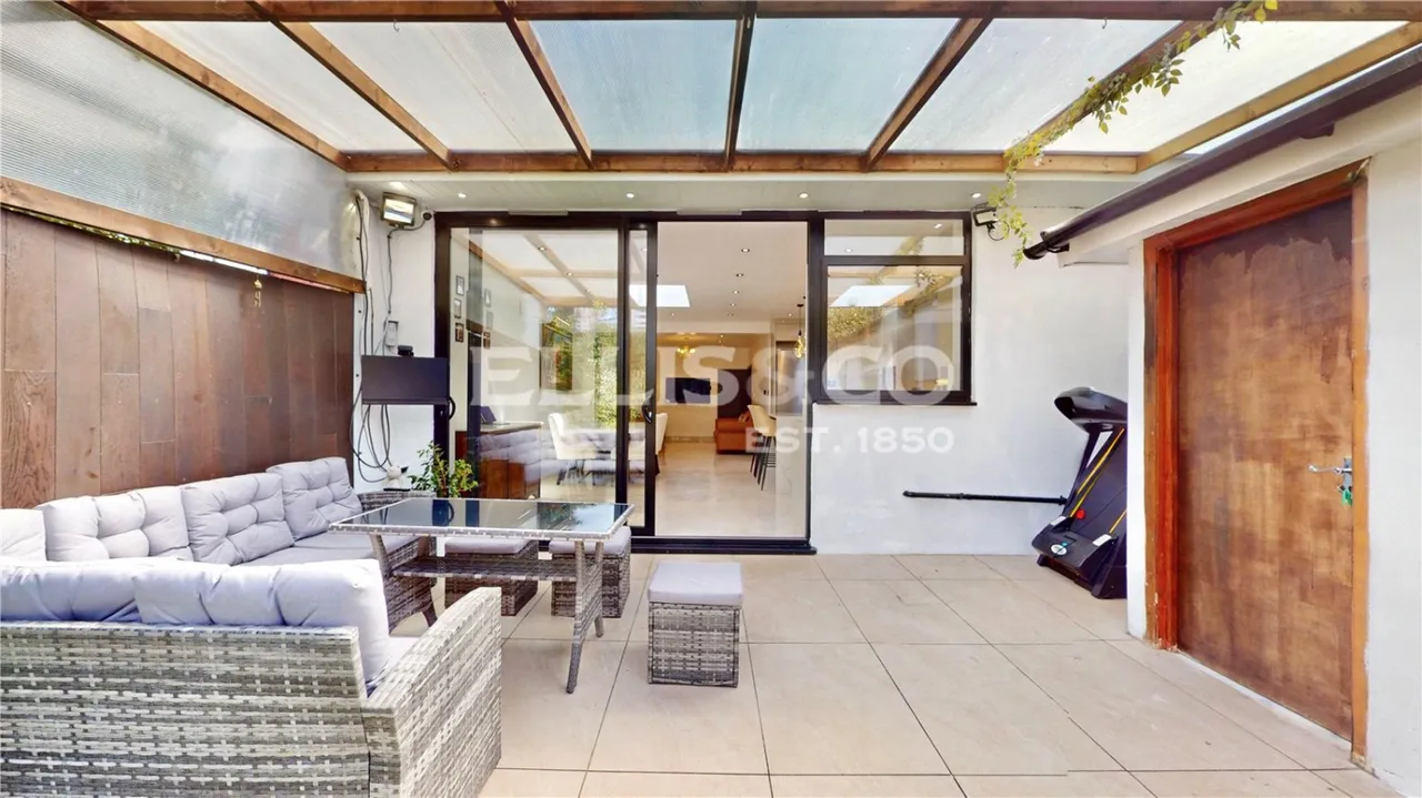 Neeld Crescent, Wembley, HA9, photo 16