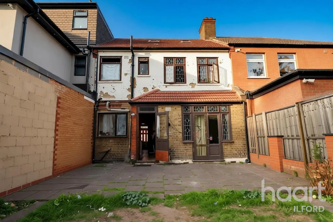 Gloucester Gardens, Ilford, IG1, photo 4