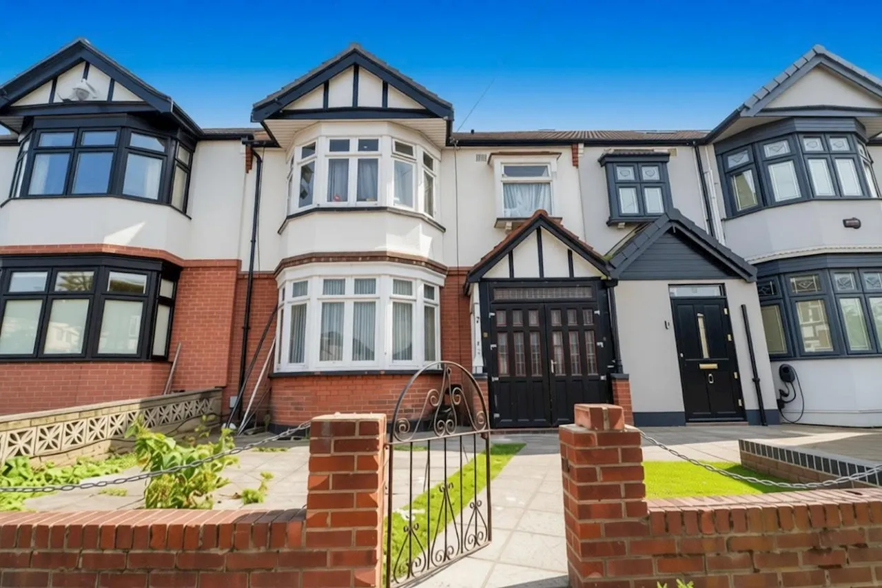 3 bed house for sale, Gloucester Gardens, Ilford, IG1