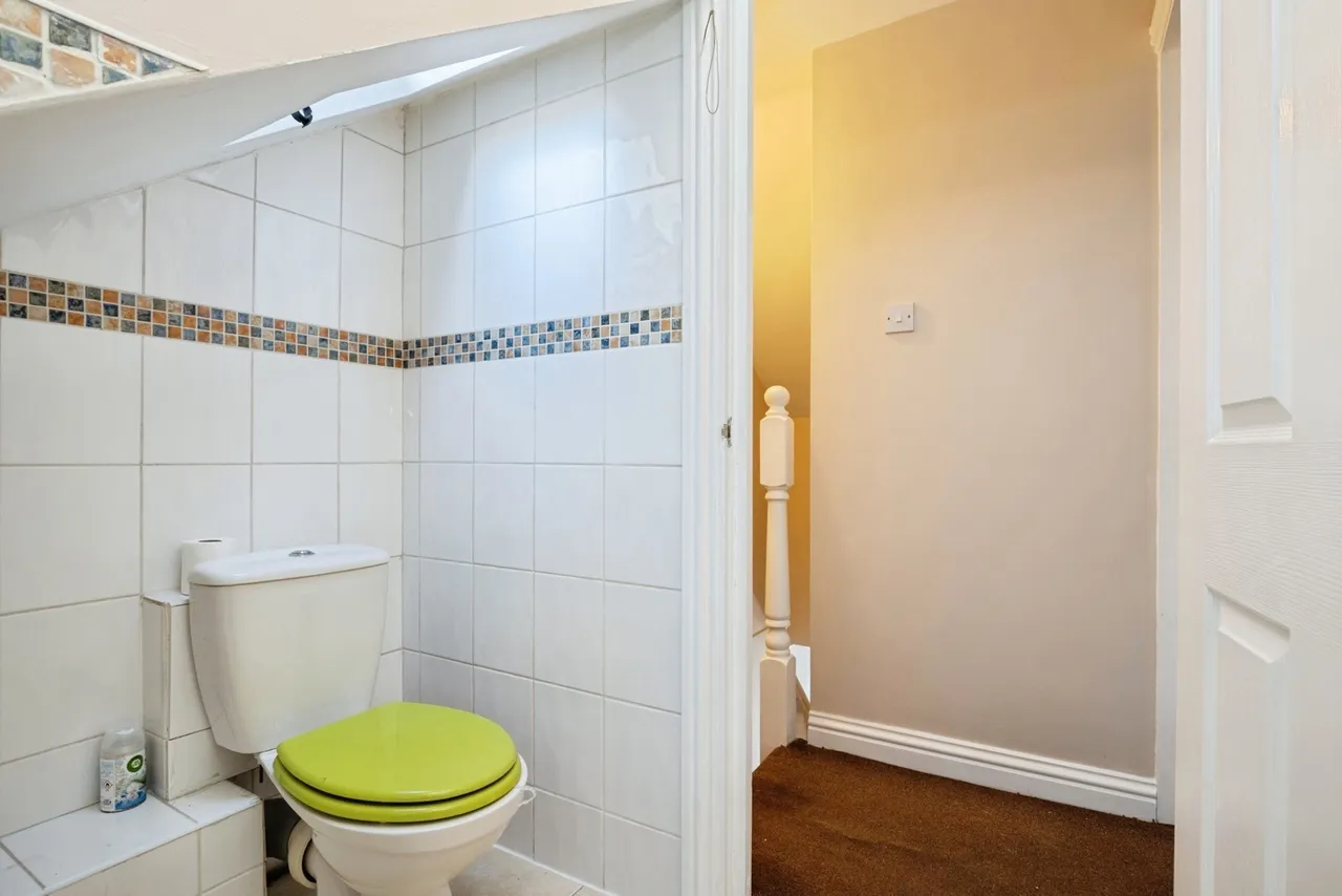 Carlton Road, London, E11, photo 11