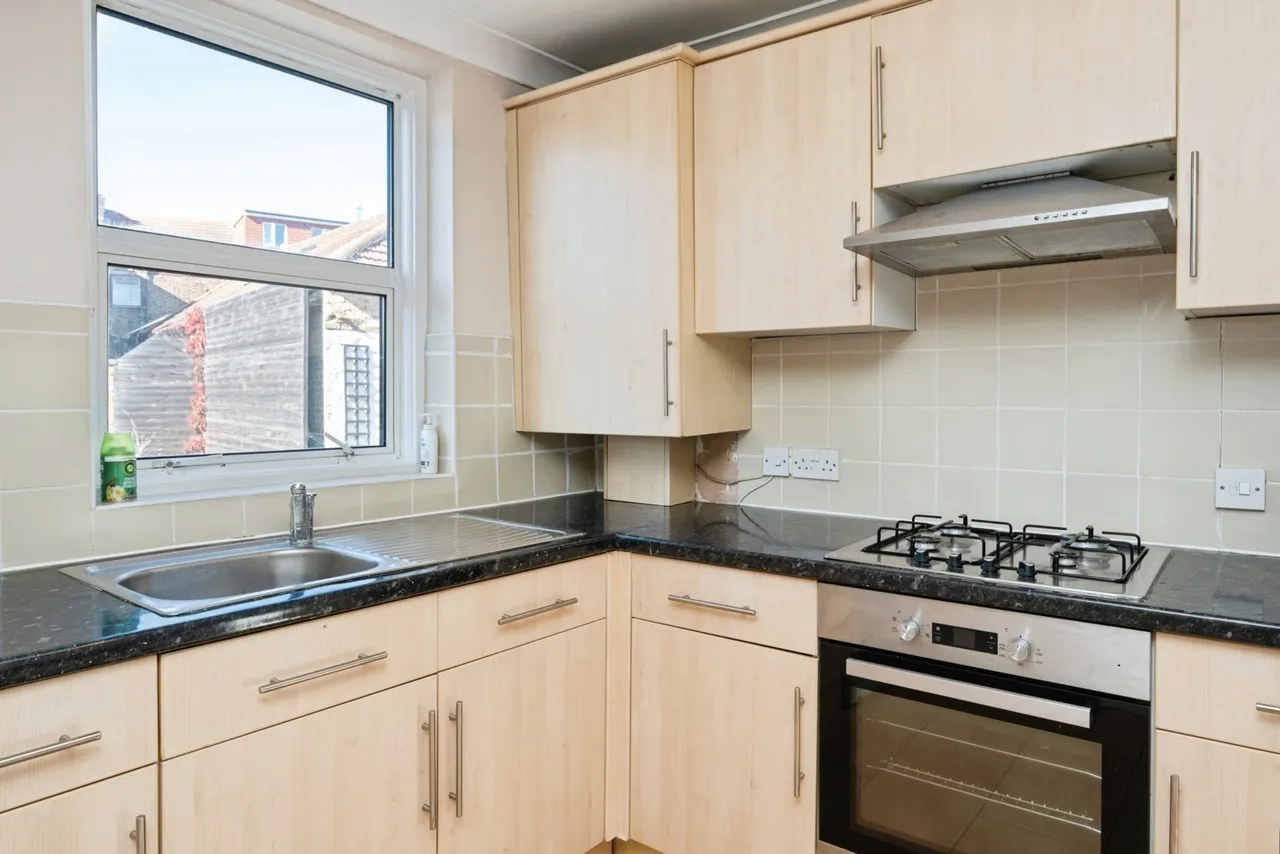 Carlton Road, London, E11, photo 3