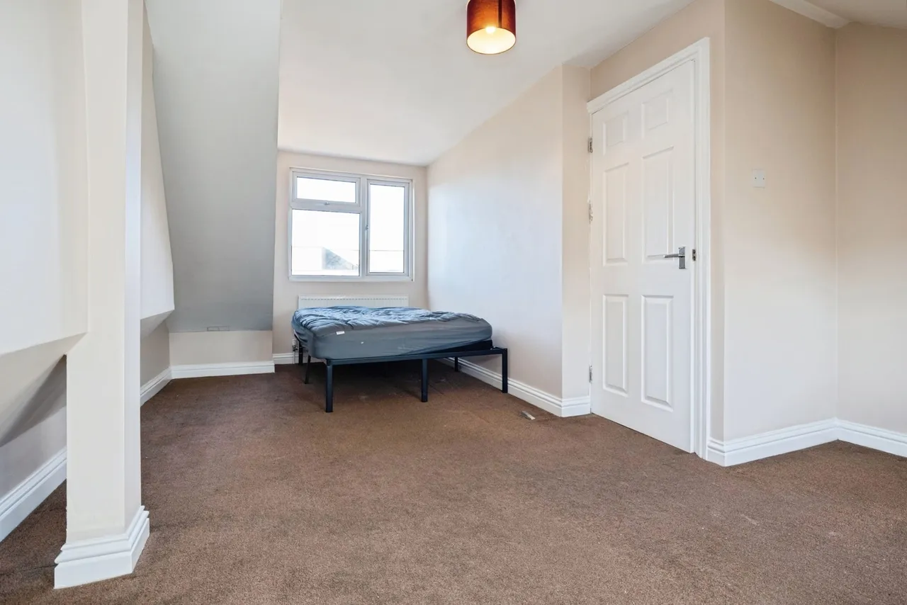 Carlton Road, London, E11, photo 10