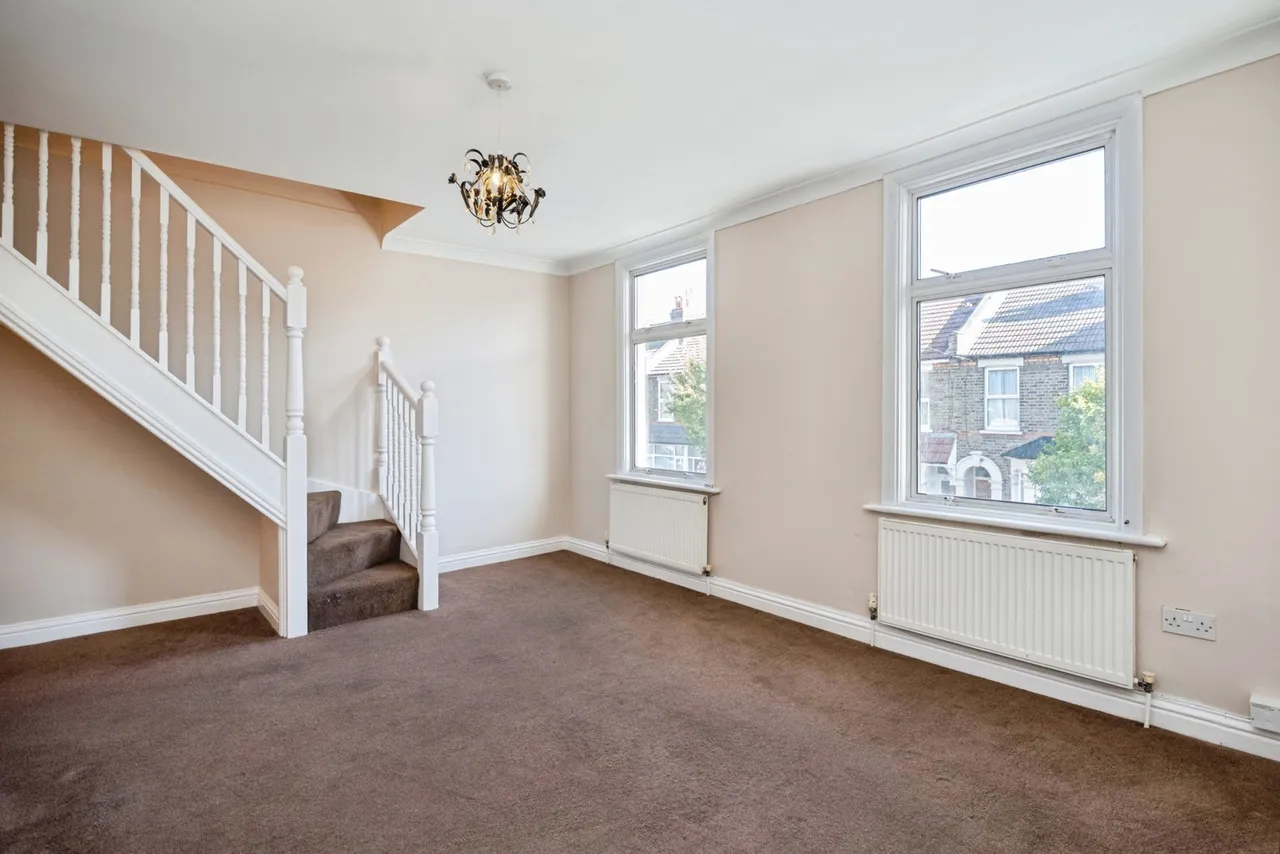 Carlton Road, London, E11, photo 5