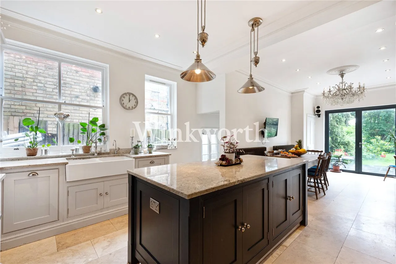Old Park Road, London, N13, photo 3