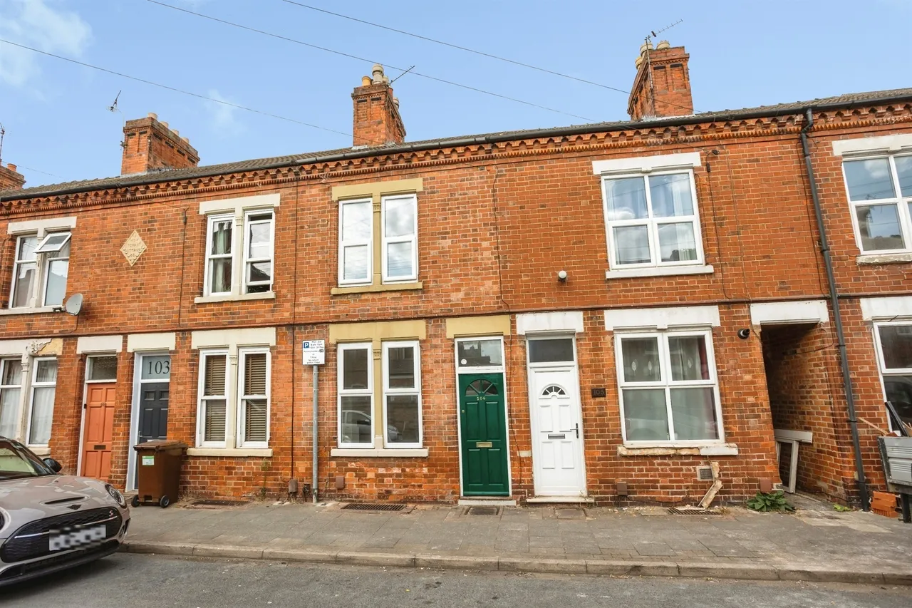 3 bed house for sale — Station Street, Loughborough