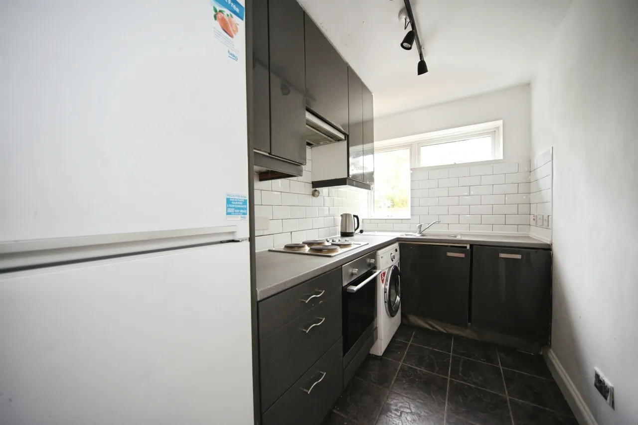 Stockingstone Road, Luton, LU2, photo 2