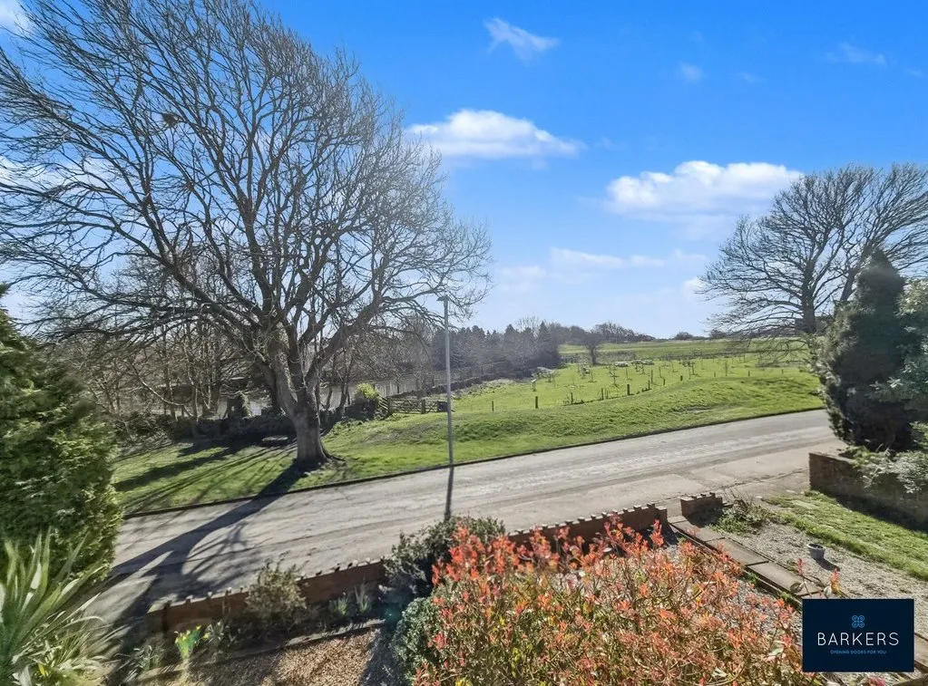 West Street, Drighlington BD11 1BP, photo 5